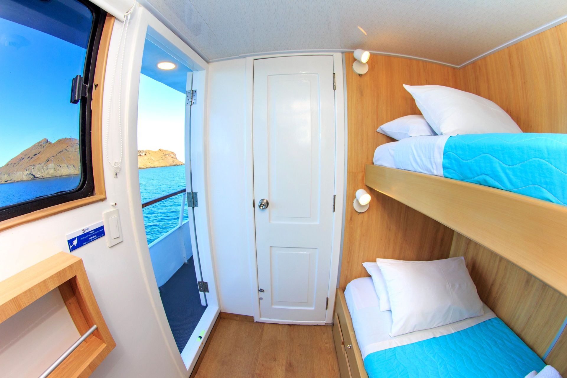 twin_cabin_2_bunk_bed_aqua_yacht