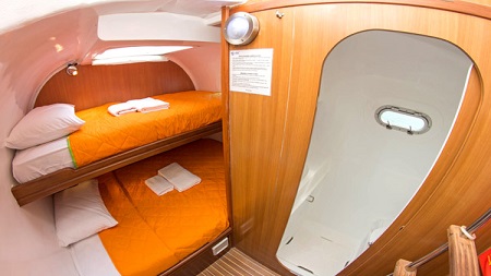 nemo-i-cabins-3-4-5-6-and-7-door-bath