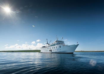 LA PINTA YACHT